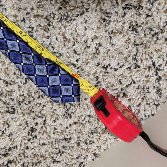 Van Heusen Tie - Picture 5 of 5